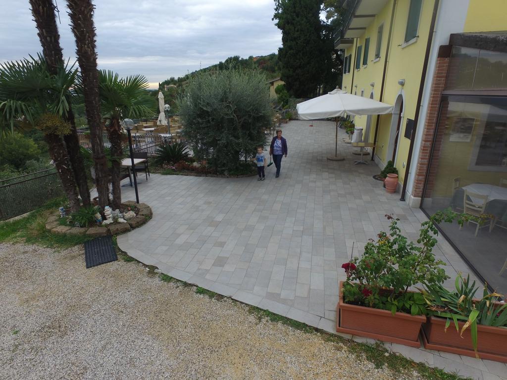 Affittacamere Battistoli Costermano Bagian luar foto
