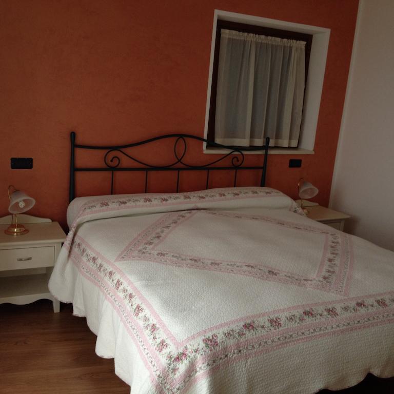 Affittacamere Battistoli Costermano Ruang foto