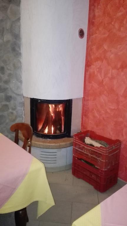 Affittacamere Battistoli Costermano Bagian luar foto
