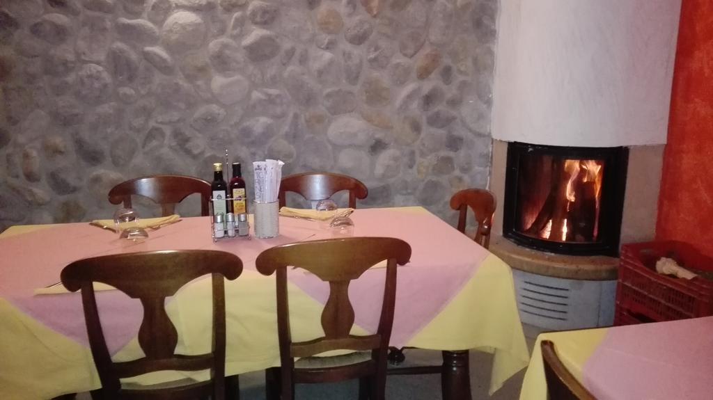 Affittacamere Battistoli Costermano Bagian luar foto